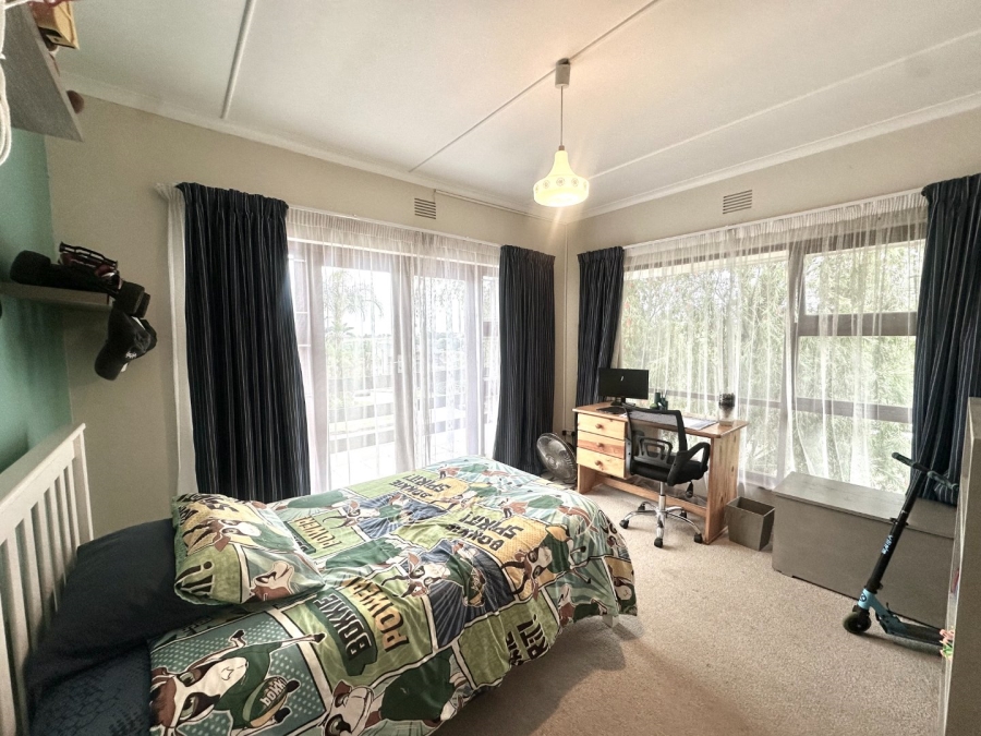 6 Bedroom Property for Sale in Dormehls Drift Western Cape